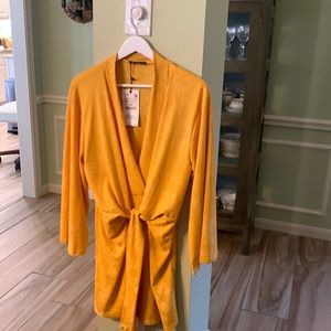 Zara Yellow Knotted Jacquard Dress in Size M